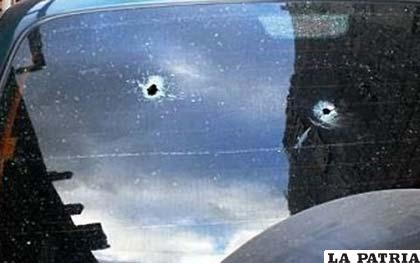 El vehículo en que se movilizaba recibió cinco impactos de bala, cerca de Girardot (Cundinamarca)
