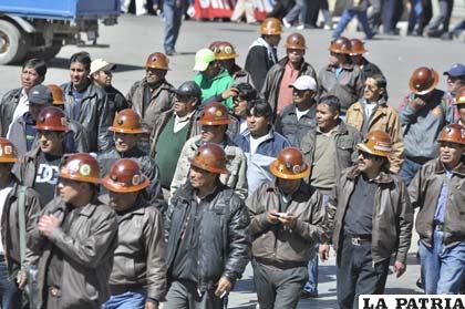 Mineros bloquearán las carreteras desde el martes