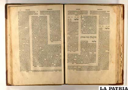 Antiguo ejemplar del Talmud judío