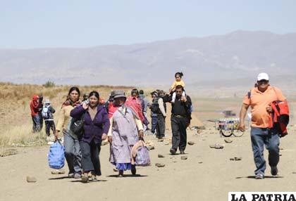 Huelga y bloqueos de la COB se extienden por casi toda Bolivia