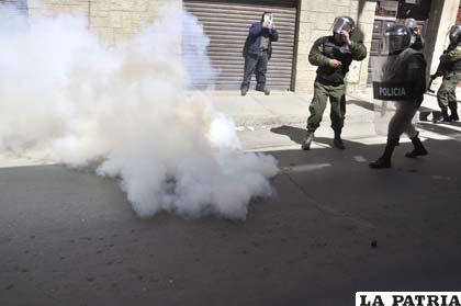 Policías utilizaron gas lacrimógeno para dispersar a mineros