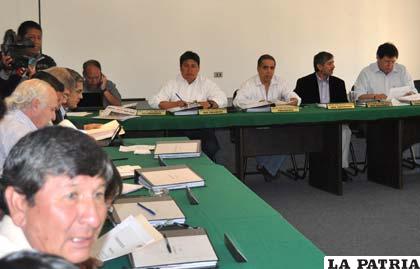 Durante la reunión de los dirigentes de la Liga, ayer en Cochabamba