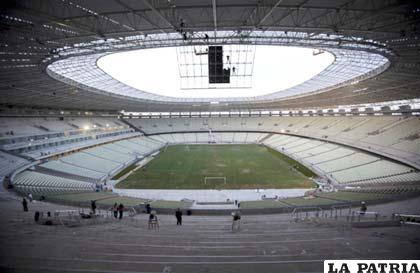 Preocupa a la FIFA el retraso en la refacción de los estadios en Brasil 