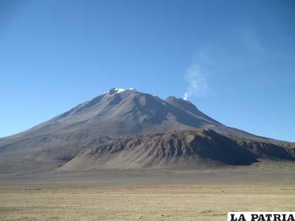 Fumarola del volcán Ollagüe