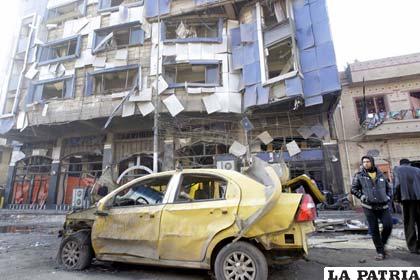 Destrozos que dejó uno de los atentados en Irak