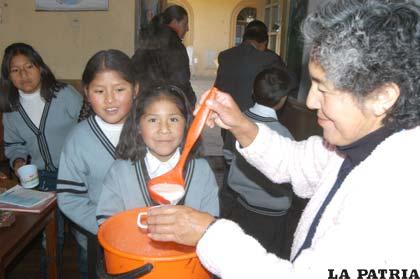 Parte del desayuno escolar ya tiene distribuidores