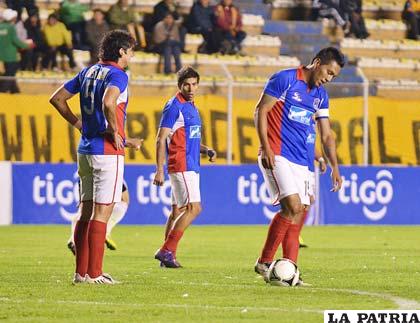 La tristeza de los jugadores de La Paz FC al perder la categoría