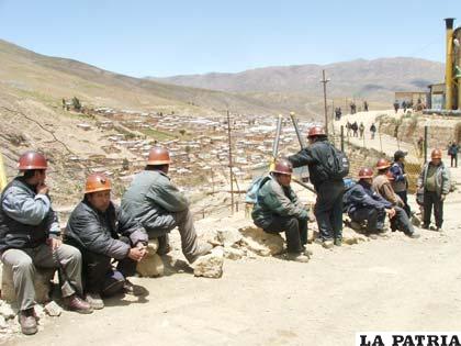Trabajadores de Huanuni anteponen el bienestar de la empresa antes que sus salarios