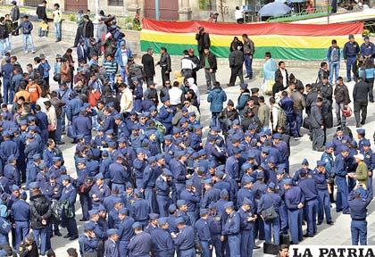 Militares de baja graduación aceptaron dialogar con el Alto Mando