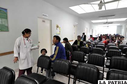 Personal de la CNS llamado a brindar una atención con calidez