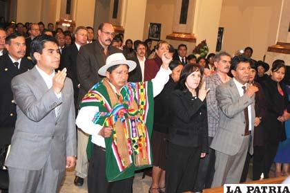 Vocales del Tribunal Supremo Electoral el momento de su juramento
