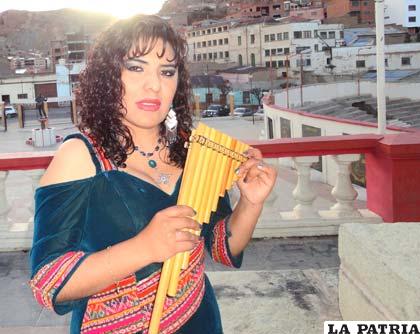 Tania Peredo presenta su nuevo material este sábado