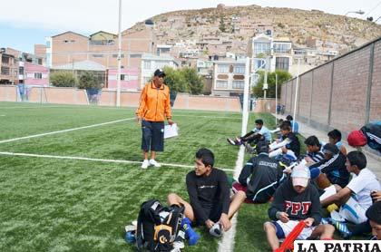 Héctor Irahola dirigirá la selección de Oruro