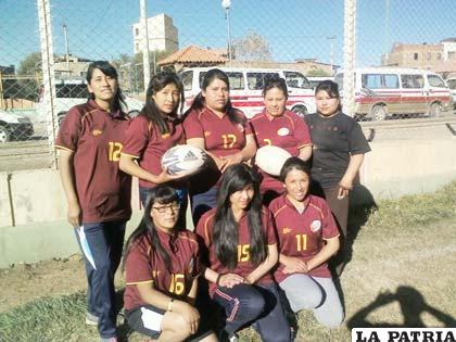 Las integrantes del equipo femenino de rugby Oruro