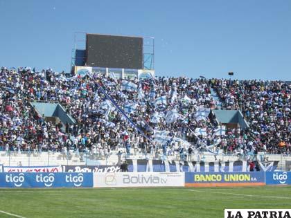 La hinchada que concurrió el domingo al estadio