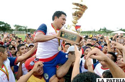 Gatti Ribeiro es el emblema del cuadro de Universitario de Pando