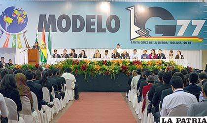 García Linera en el encuentro de estudiantes que ensayan la logística y los protocolos de la Organización de Naciones Unidas (ONU)