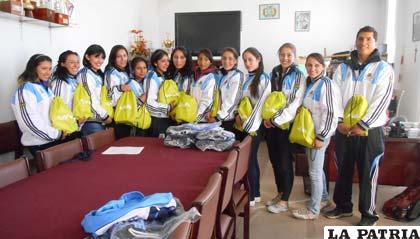 La selección de Oruro junto al entrenador Alexis Vidal