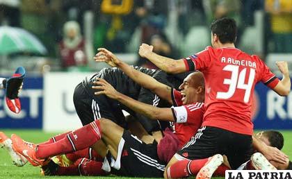 Festejo de los jugadores de Benfica por lograr el campeonato