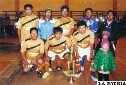 Integrantes del equipo de Galácticos, campeón del torneo