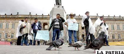 Campesinos colombianos piden al gobierno que cumpla sus promesas