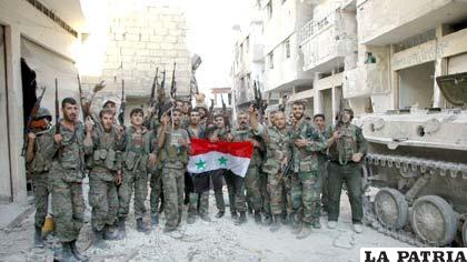 Ejército sirio arrebata a los rebeldes uno de sus feudos en Homs