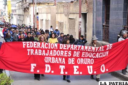 Masiva marcha de maestros que rechazó la Ley Siñani-Pérez