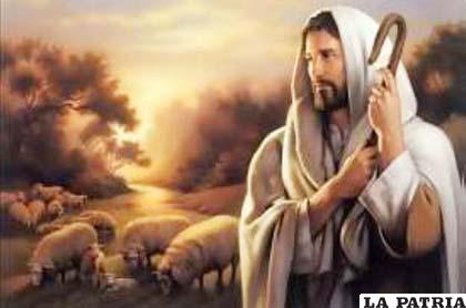 Jesús es el pastor y se pone adelante para que le sigamos