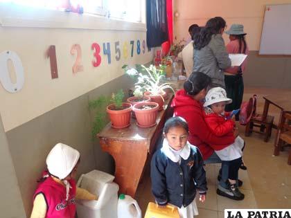 Niños de la escuela “Jacinto Rodríguez” recibieron y transmitieron conocimientos sobre el cuidado de plantas