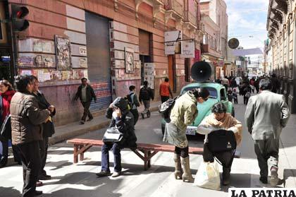 Maestros bloquearon las calles por una hora