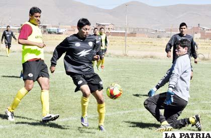 El equipo “santo” solo tuvo un entrenamiento antes de viajar