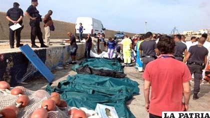 Inmigrantes muertos en naufragio