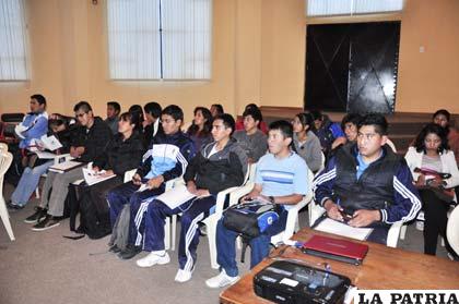 Durante el acto de inauguración del seminario