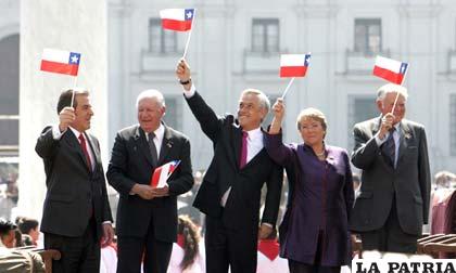 Expresidentes chilenos junto a la presidenta en ejercicio Michelle Bachelet 