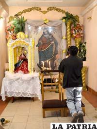La fe y devoción a la Virgen del Socavón durante la velada
