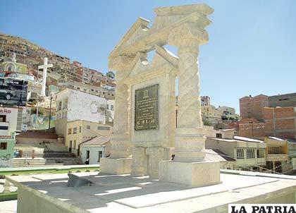 Monumento a la declaratoria del Carnaval de Oruro como Obra Maestra