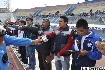 Mijael Huanca, encargado de tomar la promesa deportiva