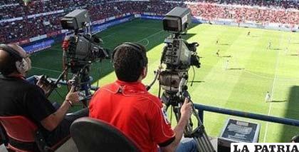 Los encargados realizan ya los ensayos de la transmisión