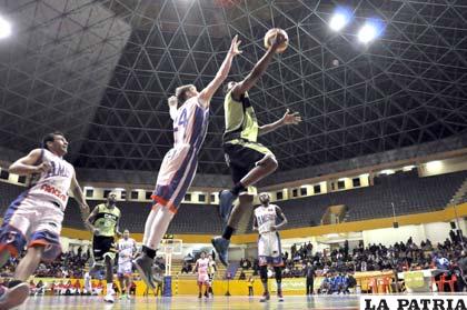 Espectaculares son los partidos de la fase final de la Libobásquet
