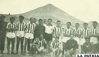Oruro Royal en Potosí en un torneo nacional en 1949