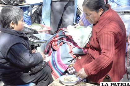 Bolivia recuerda hoy el Día de la Madre