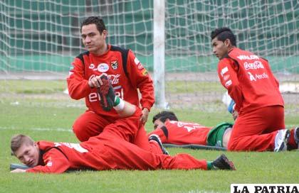 Chumacero, Mojica y Cardozo en el entrenamiento de la selección