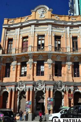 Teatro Palais Concert requiere de urgente restauración