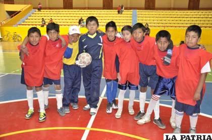 El equipo de Mariscal Andrés de Santa Cruz