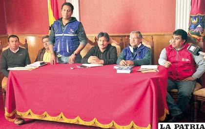 Autoridades que participaron de la reunión en la que se conocieron nuevos datos sobre rabia canina