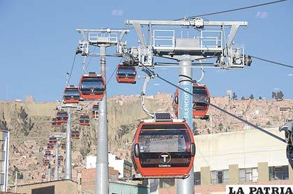 El moderno teleférico ayudará a solucionar el problema de tráfico en La Paz