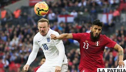 Una acción del partido que se disputó en Wembley