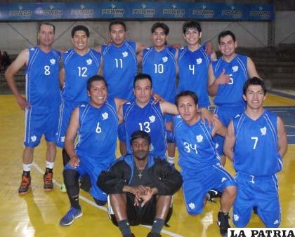 La felicidad de los “chivatos” al final del cotejo