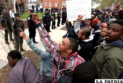 Disturbios en Baltimore durante la protesta por la muerte de un joven negro
