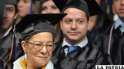 Octogenaria graduada en Miami